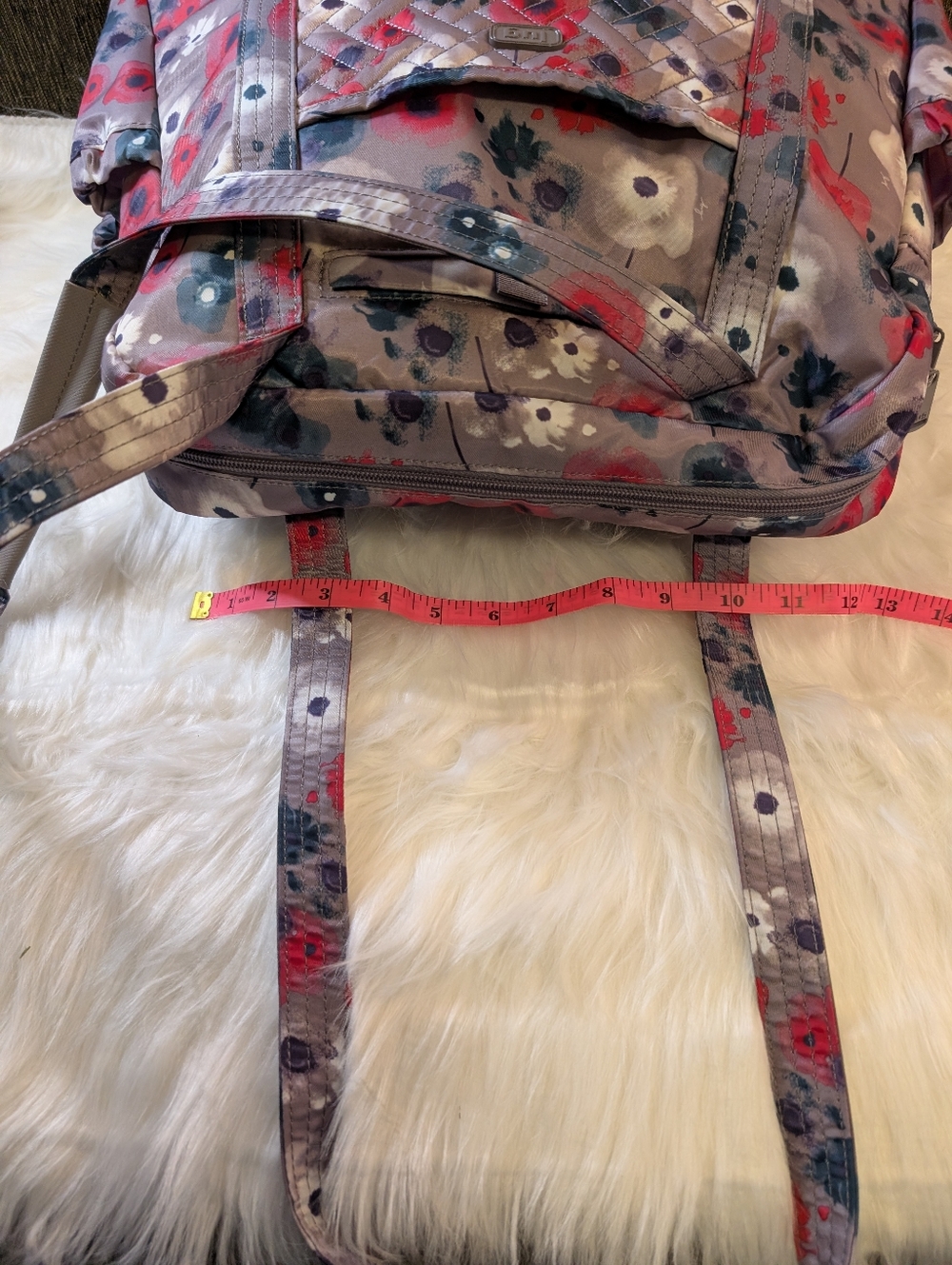 lug Sprinter Floral Tote Bag in Gray, Red & Navy - Picture 7 of 9